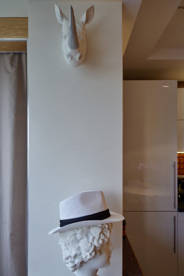 Kis panellakásból modern otthon - egy fiatal férfi felújított lakása, erkélybeépítéssel