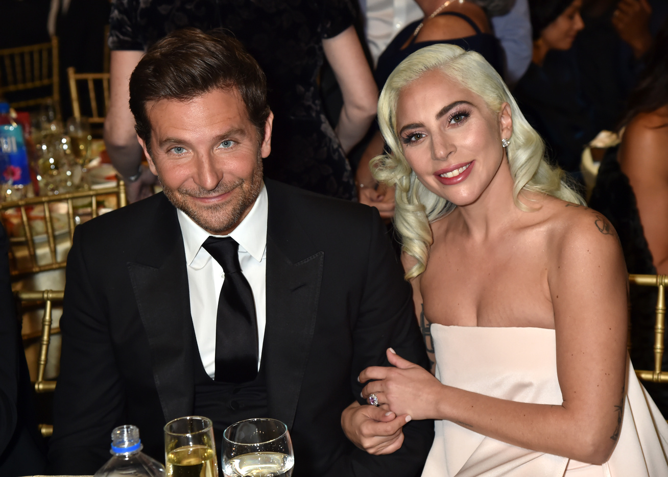 KÃ©ptalÃ¡lat a kÃ¶vetkezÅre: âbradley cooper gagaâ