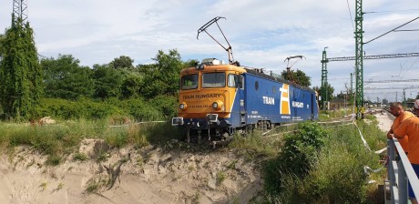 KÃ©ptalÃ¡lat a kÃ¶vetkezÅre: âÃ©rdi vonat kisiklÃ¡sâ