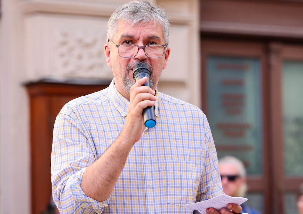 Hadházy Ákos, Kapu Tibor