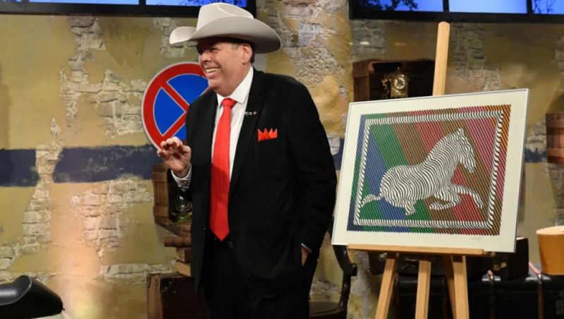 Utoljára láthatjuk a Kincsvadászokban, ez az utolsó szereplése a váratlanul tragikusan elhunyt szereplőnek